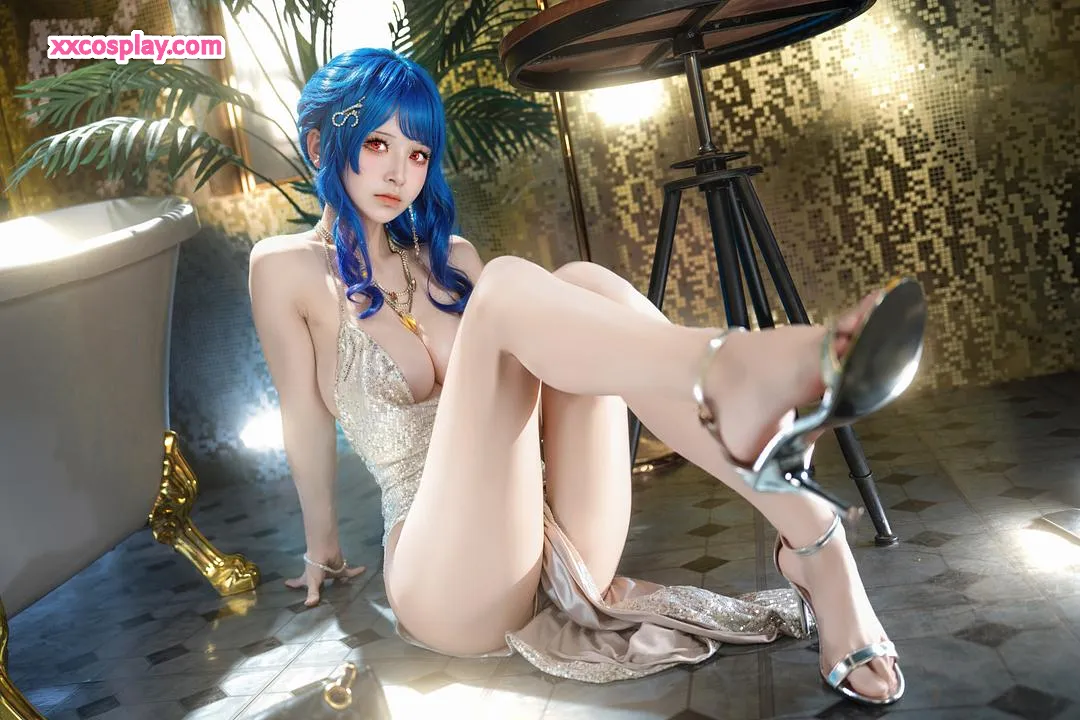 Jiuqi Miao as Saint Louis - Luxury Handle